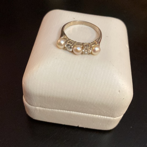 Vintage 925 Sterling Silver Cubic Zirconia ring - Picture 4 of 6
